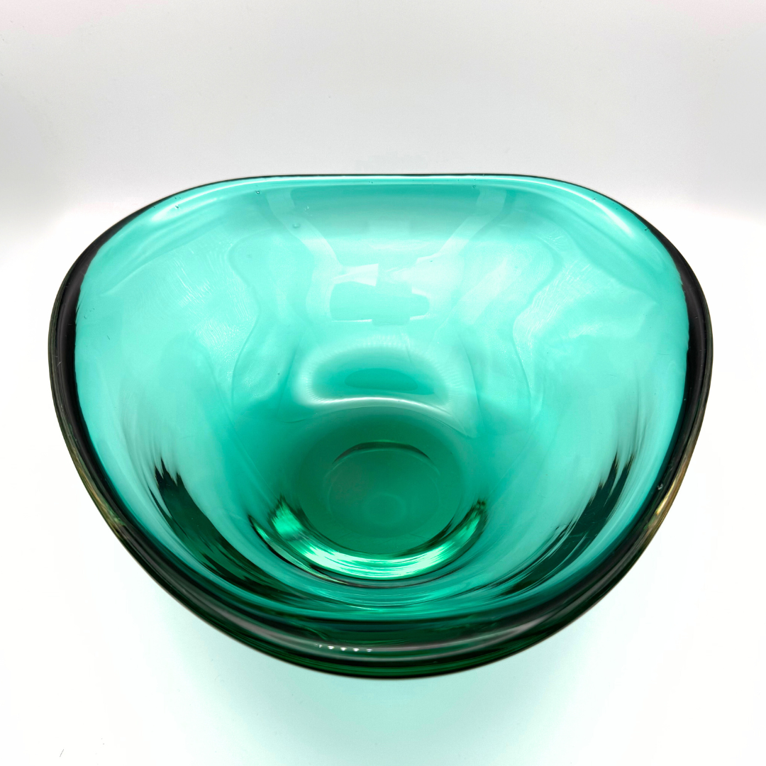 Midcentury Whitefriars #9525 Large Green Tricorn Encased Glass Fruit Bowl, Designed by Geoffrey Baxter, 1960s