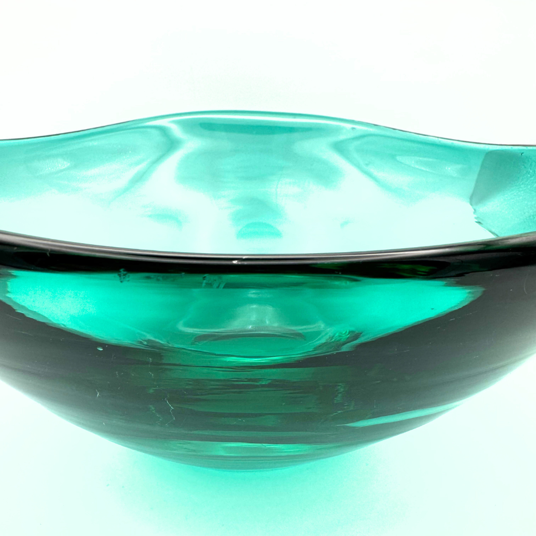 Midcentury Whitefriars #9525 Large Green Tricorn Encased Glass Fruit Bowl, Designed by Geoffrey Baxter, 1960s