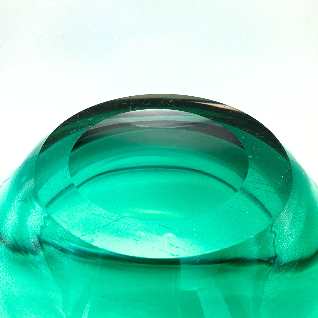 Midcentury Whitefriars #9525 Large Green Tricorn Encased Glass Fruit Bowl, Designed by Geoffrey Baxter, 1960s