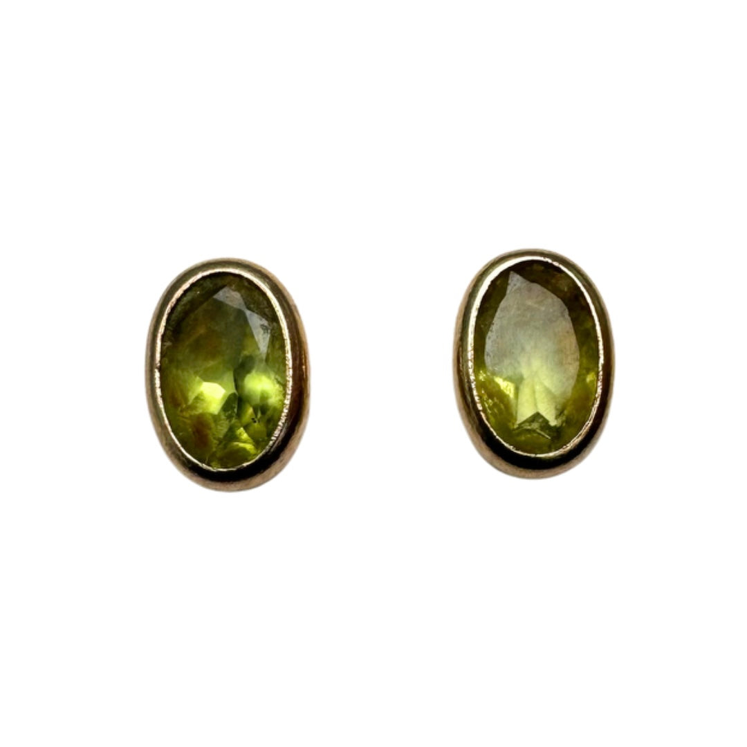 9ct Gold Peridot Stud Earrings