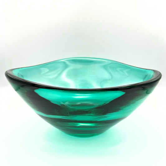 Midcentury Whitefriars #9525 Large Green Tricorn Encased Glass Fruit Bowl, Designed by Geoffrey Baxter, 1960s